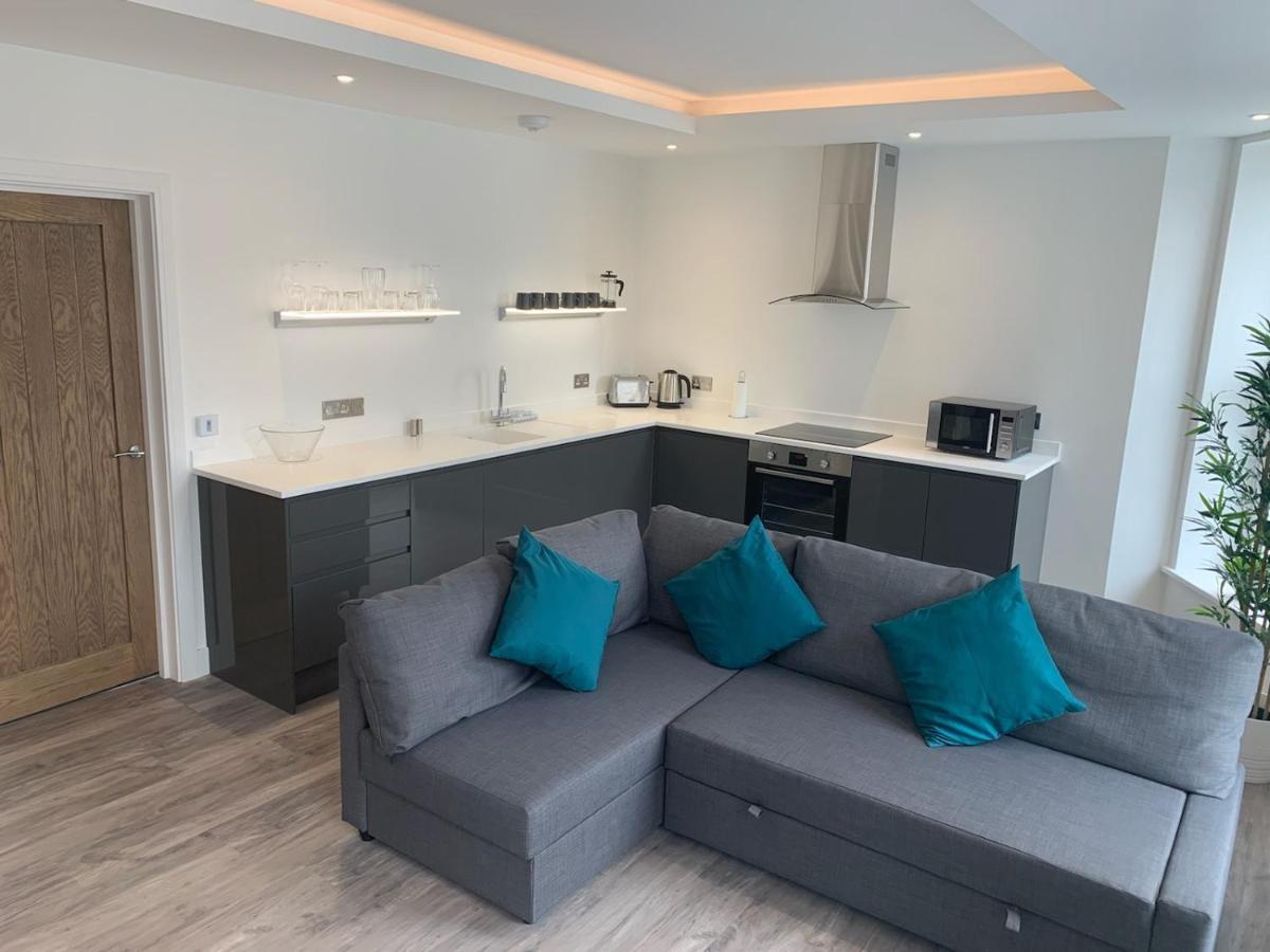 28 Harbour Lettings Luxury Apartments For Over 25S Plymouth Exterior photo